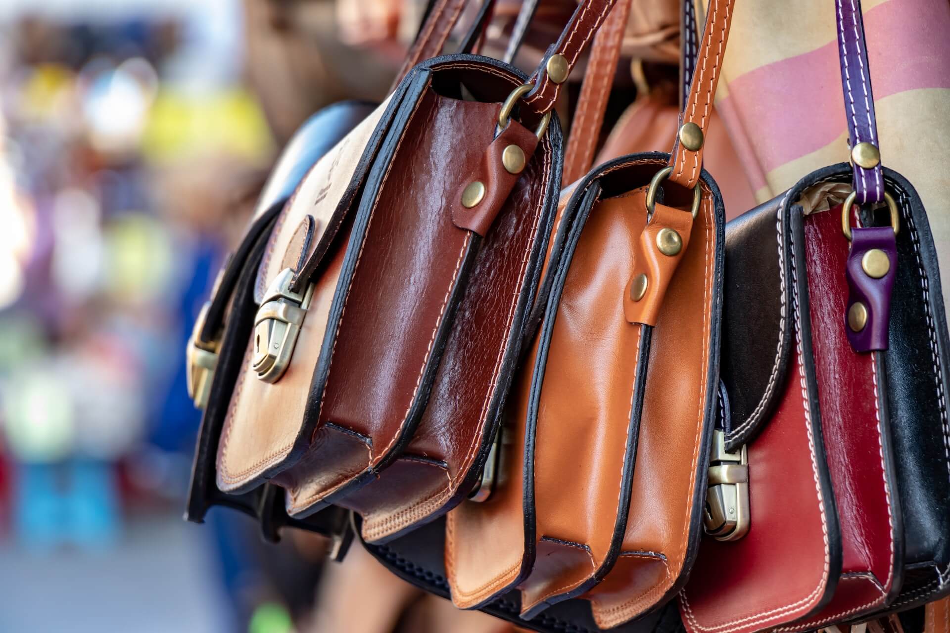 How to Sell Purses and Handbags Online | 9 Simple Steps